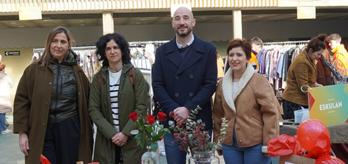 Inauguración del Factoring feria de oportunidades de invierno por el alcalde de Eibar Jon Iraola Iriondo